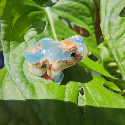 Blue Calcite Frog #19i (Blue Onyx)