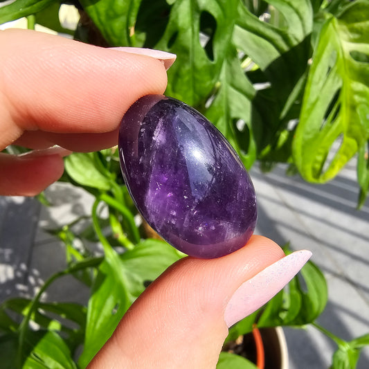 Amethyst tumbled stone