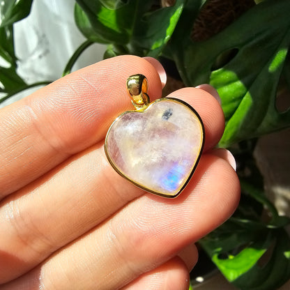 White Labradorite Heart Pendant #69B (S925) gold-plated