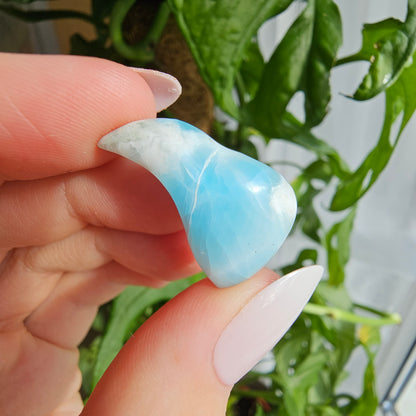 Larimar tumbled stone (approx. 6 grams)