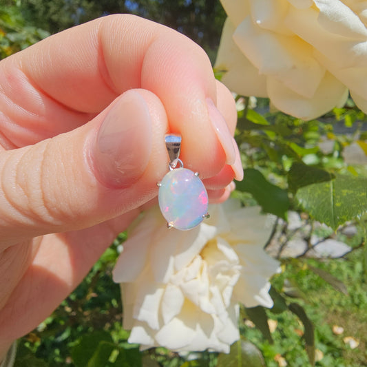 Opal pendant oval