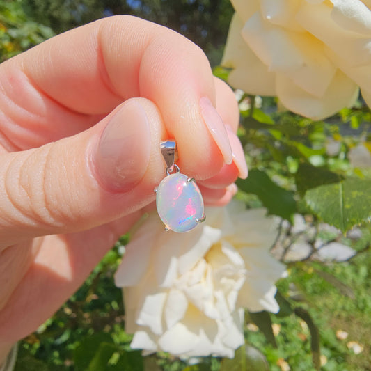 Opal pendant oval