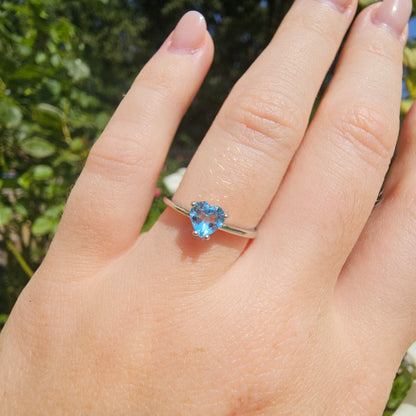 Blauer Topas Herz Ring